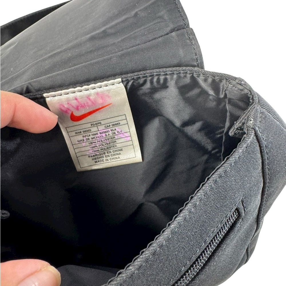 Vtg Nike Crossbody Sling Bag One Shoulder Single Strap Y2K Unisex Black Backpack - Picture 6 of 6